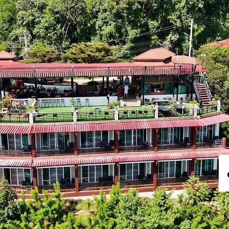 Phumektawan ภูเมฆตะวัน Hotel&Restaurant Сантихири Экстерьер фото