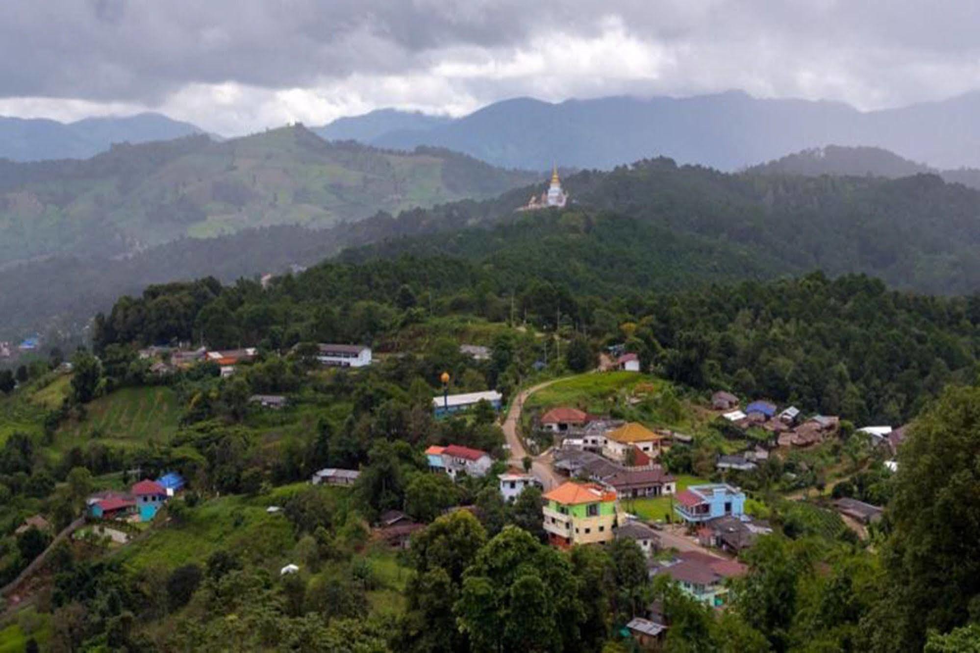 Phumektawan ภูเมฆตะวัน Hotel&Restaurant Сантихири Экстерьер фото